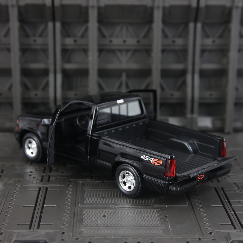 Maisto 1:24 Simulation Chevrol - Car Accessories Toy ulasan dan harga